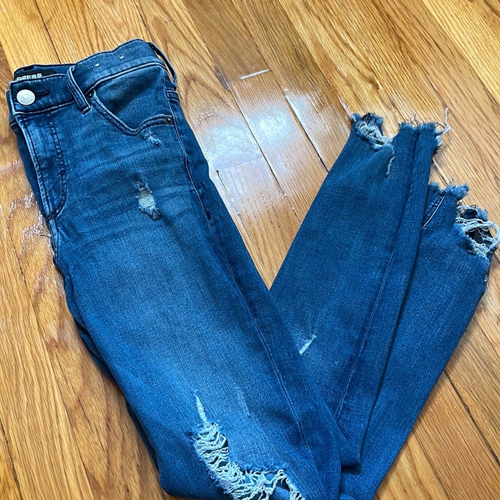 Destroyed Express Jeans